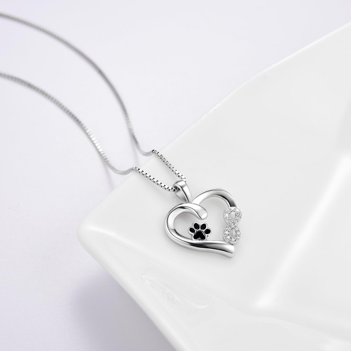 Sorea - Collier en cœur surmonté d'un symbole infini