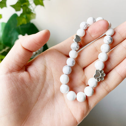 Bracelet Élégant en Pierre Naturelle avec Pendentifs Patte et Cœur – ELARA